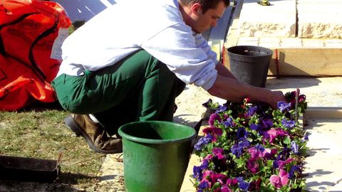 Ces exercices qui relèvent à la fois de la maçonnerie et de la maîtrise paysagère entrent dans le programme des élèves apprentis du CFA.PHOTO : CHEP