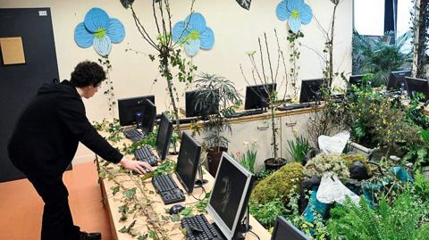 Durant les Expo Flo d'Agrocampus Ouest (INHP), tout le campus est végétalisé. Environ la moitié des plantes est collectée après le Salon du végétal d'Angers (49). Ici, lors de l'édition 2012.INHP