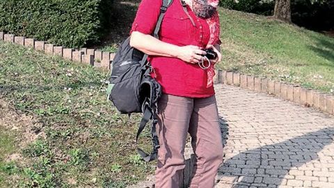 « Ce qui me motive, c'est le plaisir de transmettre certaines valeurs essentielles et de pouvoir mener un travail manuel en lien direct avec la terre », confie Lorraine Agofroy.PHOTO : CLAUDE THIERY