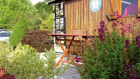 Les horticulteurs et pépiniéristes détaillants français et belges développent des actions pour valoriser leur métier autour d'un label commun.