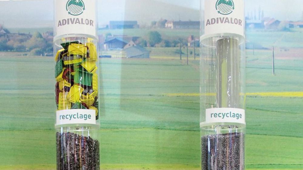 Bouchons, sacs-poubelles, plaques d'isolation, tubes de canalisation... les filières de recyclage donnent une seconde vie aux déchets issus des activités agricoles. Bouchons, sacs-poubelles, plaques d'isolation, tubes de canalisation... les filières de recyclage donnent une seconde vie aux déchets issus des activités agricoles.