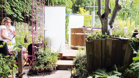 Microjardin, Green guérilla, Ville fertile, Urban farming, Design & végétal... : en 2013, architecture verte et agriculture urbaine sont deux des thèmes initiés par Jardins, jardin aux Tuileries.PHOTO : ODILE MAILLARD