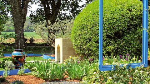 Pour sa candidature au concours, Frédéric Faure a réalisé, seul, en plus de 600 heures, un jardin provençal alliant tradition et modernité, rigueur et innovation.