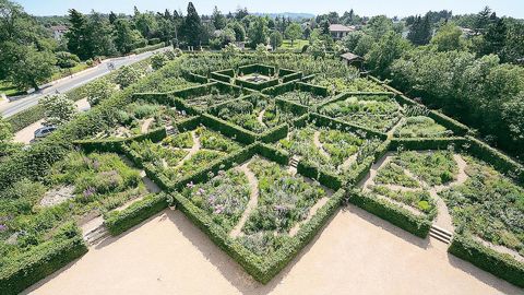 Le jardin du château de Saint-Bernard, dans l'Ain, a été couronné « Jardin de l'année » par l'association des journalistes du jardin et de l'horticulture.PHOTO : PHILIPPE PERDEREAU
