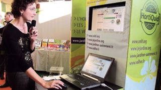 Au Salon du végétal à Angers (49) en février dernier, Laure Derail a présenté le projet HortiQuid, réseau de 130 bénévoles, créé pour répondre aux questions des jardiniers.