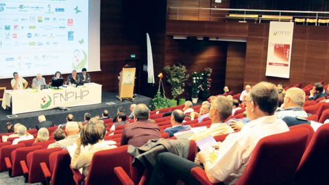 Entre 70 et 80 adhérents sont venus au congrès de la Fédération nationale des producteurs de l'horticulture et des pépinières, à Toulouse. Un rendez-vous placé sous le signe du rugby, de la convivialité et de la volonté d'aller de l'avant malgré le printemps chaotique.