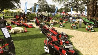 Après la sécheresse de l'été qui a stoppé les ventes de matériel pour les espaces verts, la bonne tenue de Salonvert Sud-Ouest a remis du baume au coeur des professionnels du marché. Après la sécheresse de l'été qui a stoppé les ventes de matériel pour les espaces verts, la bonne tenue de Salonvert Sud-Ouest a remis du baume au coeur des professionnels du marché.