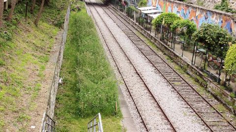Le quai Joséphine, ici avant le début des travaux, sera accessible par un escalier. En face, les jardins partagés du Ruisseau (Paris 18e).