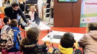 La conduite sur simulateurs passionne dès le plus jeune âge. L'occasion de se rêver agricultrice et agriculteur, et peut-être un jour, de trouver sa vocation...