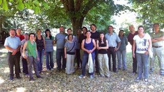 Mardi 28 juin dernier, le groupe des vingt partenaires du programme européen Reinforce a été accueilli aux pépinières Robin, sur le site de Valernes, dans les Alpes-de- Haute-Provence (04).PHOTO : PÉPINIÈRES ROBIN