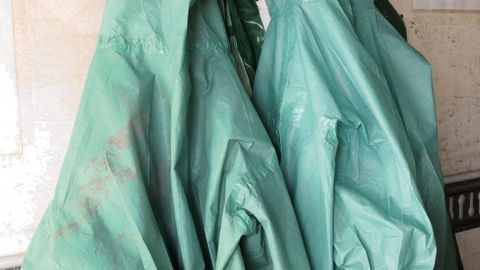 Compte tenu d'une utilisation accrue des EPI pour la protection des utilisateurs de produits phytosanitaires, le volume estimé à 100 tonnes par an pourrait être dépassé à l'avenir.PHOTO : VALÉRIE VIDRIL