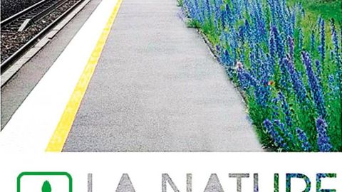 Les panneaux de communication consacrés à la démarche d'abandon des produits phytosanitaires sur l'emprise SNCF en Seine-et-Marne contribuent à la réussite de ces pratiques.PHOTO : AQUI'Brie