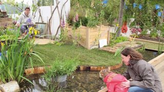 Sébastien Vaugrenard, lauréat du concours « Jeunes créateurs de jardins » a conçu un lieu de vie inspiré des artistes peintres, un espace intime pour s'adonner à ses loisirs. Le résultat a été immédiat auprès des enfants, d'emblée séduits !