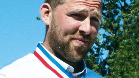 Mickaël Gagnière, jeune paysagiste breton installé depuis 2011 sur une commune du Centre Bretagne, à Saint-Caradec-Trégomel (56), a décroché le prestigieux titre de Meilleur ouvrier de France (MOF) en 2015, avec une note exceptionnelle de 19,7 sur 20.PHOTO : J. ANNO