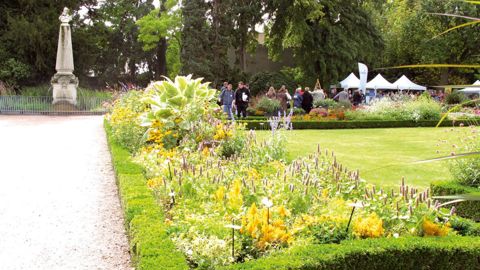 La société Plan Ornemental a décliné à Nancy le thème 2011 du fleurissement de la ville : « Les caprices de la météo »...