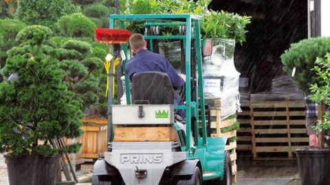 Pour gérer un poste aussi crucial que la logistique, il est nécessaire de connaître les nouveaux outils de prévision et de planification, de traçabilité des produits, d'optimisation des flux...