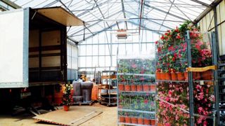 L'objectif de ce guide spécifique aux métiers horticoles est d'amener les dirigeants d'entreprises à se poser les bonnes questions, à comprendre l'origine de leur performance économique et de leur situation financière, et à orienter leurs décisions stratégiques. L'objectif de ce guide spécifique aux métiers horticoles est d'amener les dirigeants d'entreprises à se poser les bonnes questions, à comprendre l'origine de leur performance économique et de leur situation financière, et à orienter leurs décisions stratégiques.