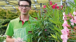 Thomas Lorenzo, champion de la reconnaissance des végétaux ; à l'avenir il se verrait bien chef de rayon en jardinerie ou coach de jardin. Thomas Lorenzo, champion de la reconnaissance des végétaux ; à l'avenir il se verrait bien chef de rayon en jardinerie ou coach de jardin.