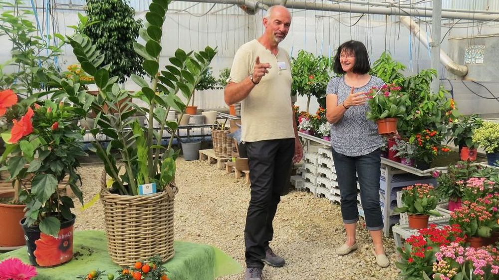 Philippe Dupré, ici avec Martine Cassin, consultante mandatée par HPF, mesure le résultat de ses formations et projette de nouvelles façons de mettre en valeur ses productions. Philippe Dupré, ici avec Martine Cassin, consultante mandatée par HPF, mesure le résultat de ses formations et projette de nouvelles façons de mettre en valeur ses productions.