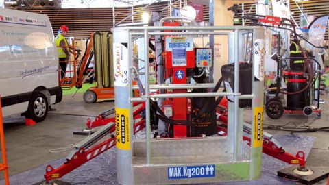 Le travail en hauteur, et les solutions adaptées pour prévenir les dangers spécifiques ont fait l'objet d'un espace dédié.