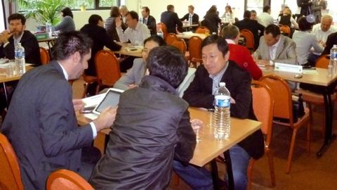 Chefs d'entreprise français et étrangers ont pu échanger au cours de speed dating.PHOTO : VÉGÉPOLYS