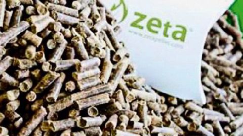Selon Zeta Pellet, 2,5 kg de granulés de déchets verts équivalent à un litre de pétrole et les pellets sont environ 60 % moins cher que le fioul ou le gaz en bouteille.PHOTO : ZETA PELLET
