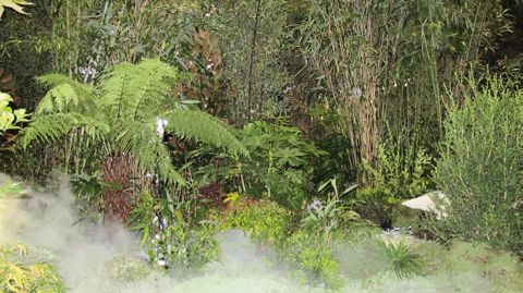 Maître jardinier 2013, le paysagiste Luc Echilley devient le porte-drapeau de la profession durant deux ans.