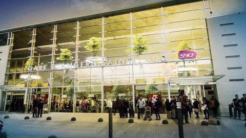 Le projet de végétalisation de la gare d'Angers Saint-Laud, d'Alexis Tricoire, sera visible de l'extérieur et devrait se révéler particulièrement spectaculaire de nuit.MONTAGE PHOTO : ALEXIS TRICOIRE