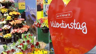 D'après l'étude commandée par IPM Essen, les achats allemands de fleurs coupées ont fluctué entre hausse – avec les fêtes (Saint-Valentin, fête des Mères...) – et baisse – avec la chaleur printanière –, mais toujours avec des prix faibles imposés par les importations des pays tiers.PHOTO : MESSE ESSEN GMBH D'après l'étude commandée par IPM Essen, les achats allemands de fleurs coupées ont fluctué entre hausse – avec les fêtes (Saint-Valentin, fête des Mères...) – et baisse – avec la chaleur printanière –, mais toujours avec des prix faibles imposés par les importations des pays tiers.PHOTO : MESSE ESSEN GMBH