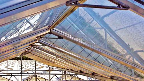 Le double vitrage favorise la transmission lumineuse tout en conservant l'énergie de la serre.PHOTO : BOAL SYSTEMEN