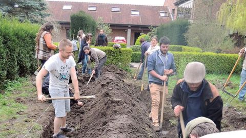 Le site paysager du lycée horticole de Lomme a accueilli un stage pratique et certifiant en permaculture. Objectif : mettre en oeuvre un jardin bio.PHOTO : CFA DE LOMME