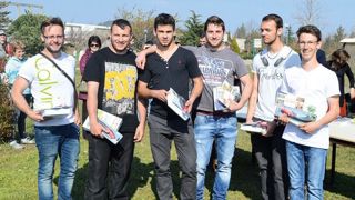 De gauche à droite : Louis Cavet, Gaëtan Fenouil, Théo Karpiel, Mathieu Pauzin, Albin Roux et Théo Scalabrino qui ont remporté le Prix des professionnels.PHOTO : PÔLE TERRE D'HORIZON De gauche à droite : Louis Cavet, Gaëtan Fenouil, Théo Karpiel, Mathieu Pauzin, Albin Roux et Théo Scalabrino qui ont remporté le Prix des professionnels.PHOTO : PÔLE TERRE D'HORIZON