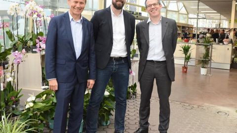 De gauche à droite : Jean-Pierre Dassieu, directeur de Gamm Vert SA, Guillaume Papillon, responsable du pôle Jardin-Loisirs 28, et Cédric Burg, directeur général de la Scael, ont inauguré le nouveau magasin Gamm vert de Vernouillet (28).