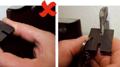 Un outil gratuit est à la disposition des clients chez Container Centralen pour mesurer la conformité des crochets métalliques des rolls.