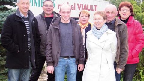De gauche à droite : Michel Viault, Jean-Yves Forest, Pierre Bardet, Isabelle Forest, Francoise Bardet, Jean-Luc Bardet, Dominique Viault.PHOTO : FOREST