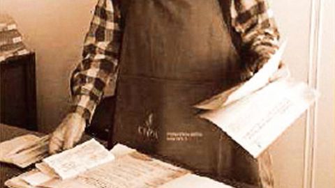 Robert Turc, dans les bureaux de l'entreprise horticole éponyme, dans le Maine-et-Loire.PHOTO : ERNEST TURC