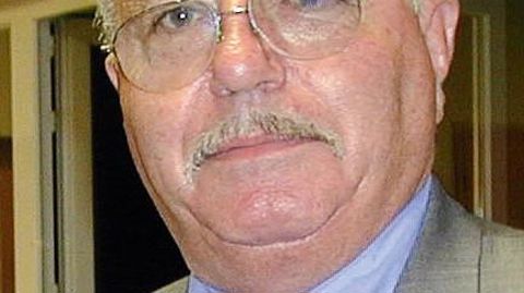 Roland Jancel lors de son départ à la retraite en 2001.PHOTO : VILLE DE NANTES