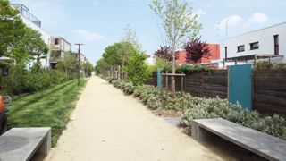 Val'hor participe notamment au financement d'un guide de conception écologique des espaces verts. Nombreux sont les exemples où des conceptions non adaptées limitent, voire empêchent, une gestion plus écologique de l'espace. Val'hor participe notamment au financement d'un guide de conception écologique des espaces verts. Nombreux sont les exemples où des conceptions non adaptées limitent, voire empêchent, une gestion plus écologique de l'espace.