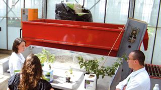 À l'heure des épreuves pour Audrey Jullien (à gauche), ici en présence du jury : Aurélie Morton, formatrice, et Cédric Pommier, directeur d'Agri Sud Est.PHOTO : LA SAULSAIE À l'heure des épreuves pour Audrey Jullien (à gauche), ici en présence du jury : Aurélie Morton, formatrice, et Cédric Pommier, directeur d'Agri Sud Est.PHOTO : LA SAULSAIE