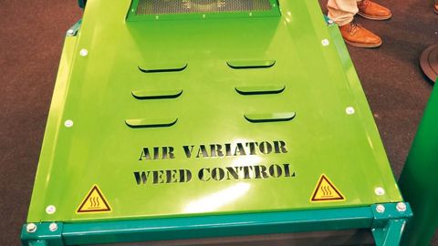 Les désherbeurs thermiques se développent fortement en Allemagne. À la flamme directe, de nombreux constructeurs préfèrent le souffle d'air chaud.