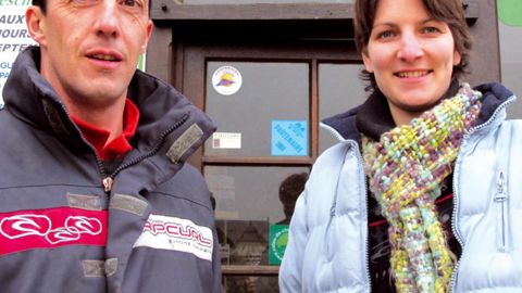 Forts de leurs formations complémentaires, Stéphane et Perrine Thiney ont construit ensemble leur projet de reprise de la pépinière des parents de Perrine à Gometz-la-Ville, dans l'Essonne.