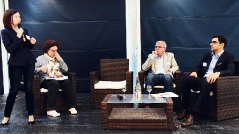De gauche à droite : Mélanie Czepik (ORSE), Yaël Haddad (journaliste), Olivier Bedouelle (entreprise Vertdéco) et Sylvain Salles (cabinet Yramis), lors du séminaire Qualipaysage sur la RSE.PHOTO : QUALIPAYSAGE