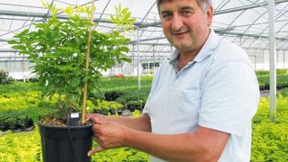 Pour Philippe Jahan, l'emploi des sondes permet d'optimiser l'irrigation et apporte un réel confort de gestion.PHOTO : VALÉRIE VIDRIL