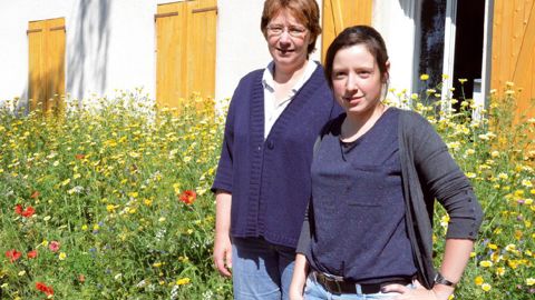 Mireille Savajols, directrice du CDHRC, et Louise Antoine, étudiante àl'université d'Angers, ont interrogé les producteurs pour mieux les accompagnerdemain.