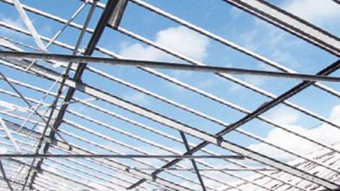 Avant d'accéder aux cultures, les chapelles détruites doivent être sécurisées par des personnels spécialisés.PHOTO : CHAMBRE D'AGRICULTURE DU VAR