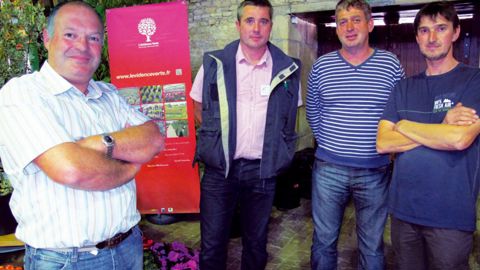 Quatre des sept membres de L'Évidence verte. De gauche à droite : Hervé Fouchard (Gaec des Charmilles, 14), Sébastien Ramette (pépinières Ramette et fils, 14), Sylvain Hardy (pépinières Sylvain Hardy, 50), Christian Douillet (Douillet horticulture, 61).