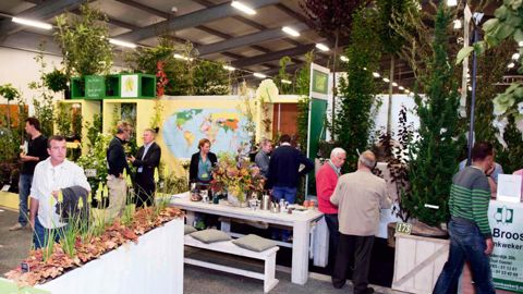 Plus de 8 000 professionnels ont visité le salon GrootGroenPlus, à Zundert, début octobre, ainsi que des pépinières alentour.PHOTO : GROOTGROENPLUS