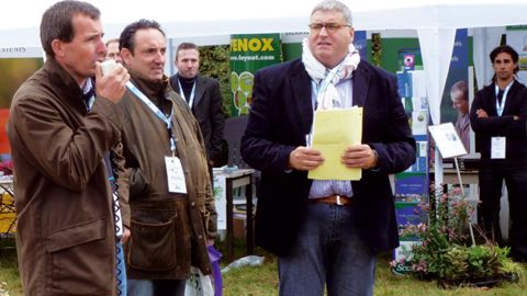 De gauche à droite : Bruno Picard, président du Conseil horticole d'Île-de-France, Christophe Dion, représentant de la chambre d'agriculture d'Île-de-France, et Jérôme Kohn, directeur général de l'Arexhor Seine-Manche de 2007 à 2012.PHOTO : ISABELLE VANDERNOOT