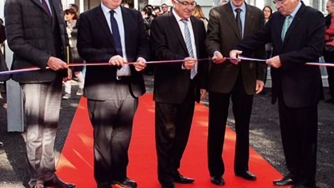 Inauguration des Installations expérimentales mutualisées (Inem), le 4 novembre, sur le Campus du végétal. De gauche à droite : Grégoire Thomas, directeur général d'Agrocampus Ouest ; Frédéric Béatse, vice-président du conseil régional des Pays de la Loire ; Dominique Monnier, président de la commission du développement économique, de l'enseignement supérieur, de l'agriculture et du tourisme au conseil général Maine-et-Loire ; Jean-Pierre Bernheim, vice-président en charge de l'économie, de l'en