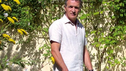 Jean-Baptiste Pasquet a créé l'entreprise Adelfo, à Manas, pour mettre en pratique sa vision d'un jardin plus écologique.